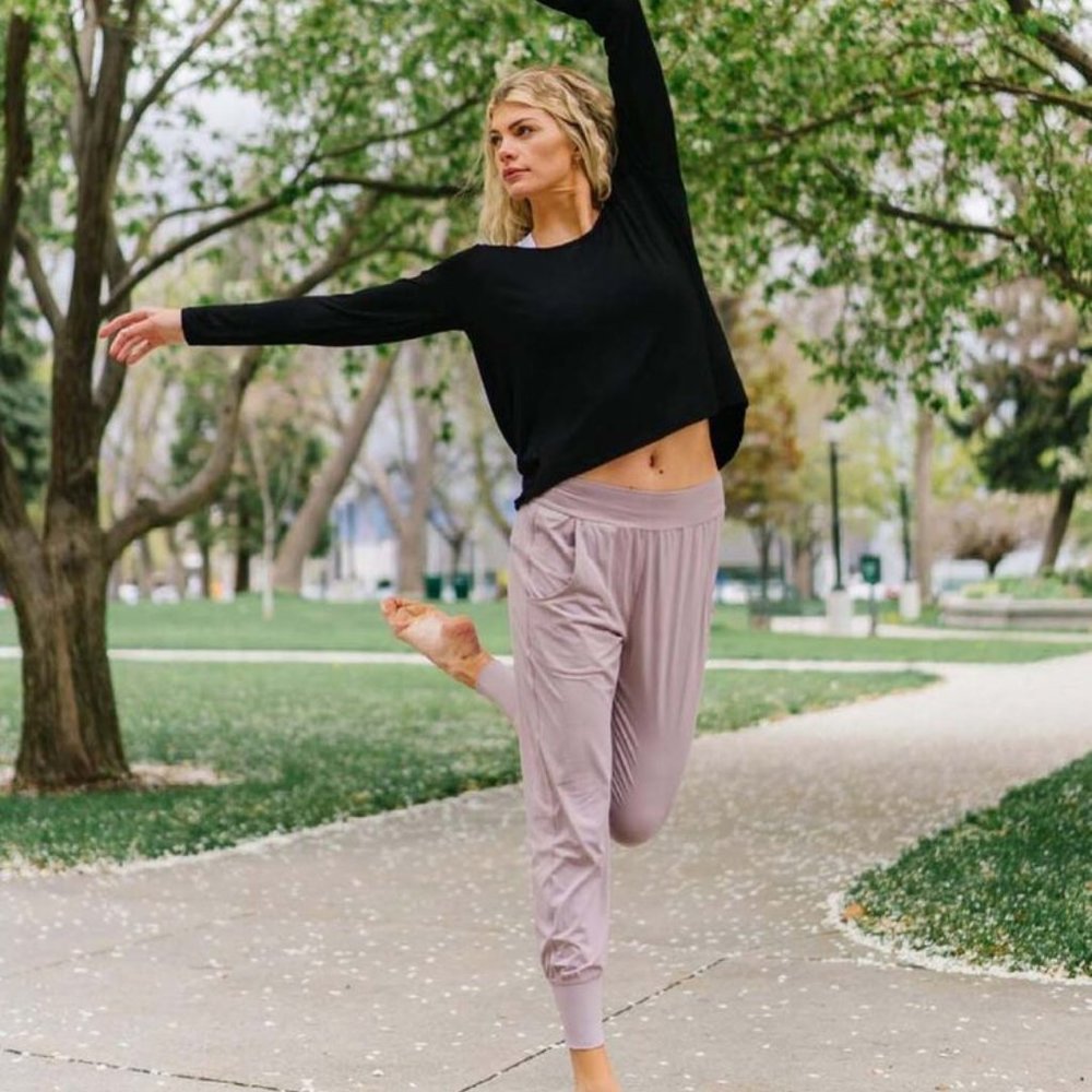 Zyia Jogger in a Bottle II 2 Joggers in Lilac Workout Pants Yoga E14